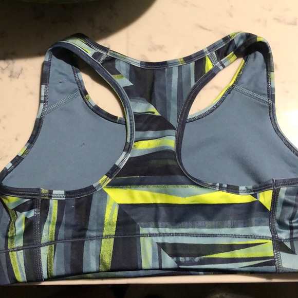 Used Nike sports bra - Picture 4 of 4